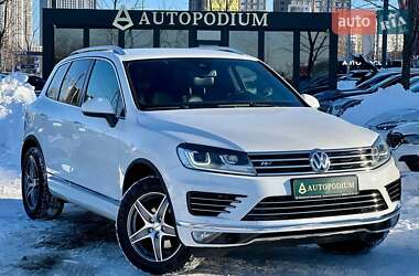 Внедорожник / Кроссовер Volkswagen Touareg 2015 в Киеве