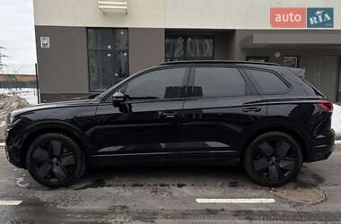 Позашляховик / Кросовер Volkswagen Touareg 2020 в Києві