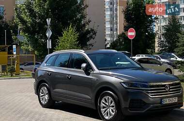 Внедорожник / Кроссовер Volkswagen Touareg 2020 в Киеве