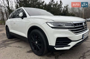 Позашляховик / Кросовер Volkswagen Touareg 2019 в Одесі