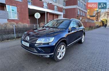 Позашляховик / Кросовер Volkswagen Touareg 2017 в Києві