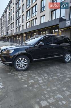 Внедорожник / Кроссовер Volkswagen Touareg 2017 в Львове