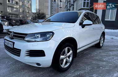 Внедорожник / Кроссовер Volkswagen Touareg 2012 в Чернигове