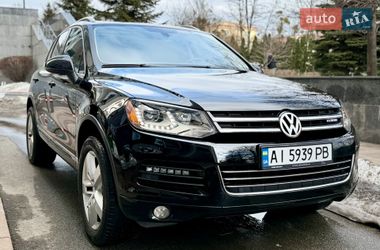 Позашляховик / Кросовер Volkswagen Touareg 2011 в Києві