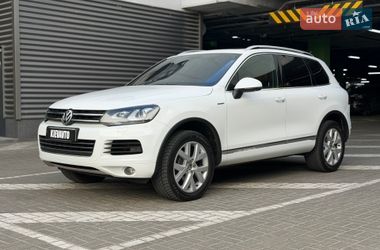 Позашляховик / Кросовер Volkswagen Touareg 2013 в Києві