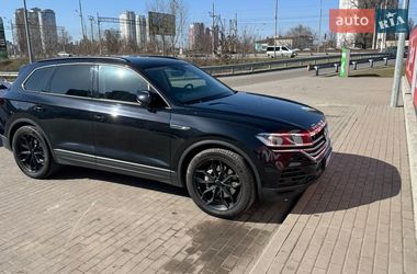 Внедорожник / Кроссовер Volkswagen Touareg 2019 в Киеве