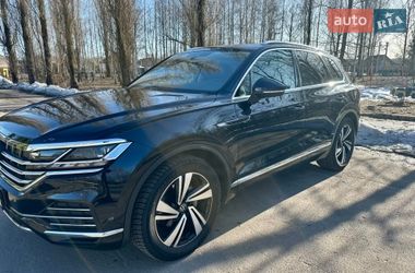 Позашляховик / Кросовер Volkswagen Touareg 2021 в Києві