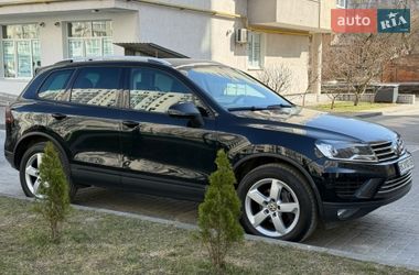 Внедорожник / Кроссовер Volkswagen Touareg 2015 в Львове