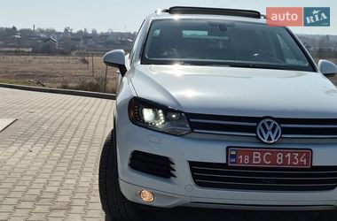 Позашляховик / Кросовер Volkswagen Touareg 2014 в Шумську