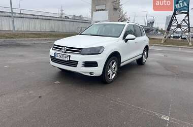 Внедорожник / Кроссовер Volkswagen Touareg 2013 в Киеве