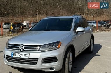 Позашляховик / Кросовер Volkswagen Touareg 2011 в Полтаві