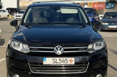 Внедорожник / Кроссовер Volkswagen Touareg 2013 в Киеве