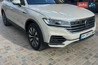 Внедорожник / Кроссовер Volkswagen Touareg 2020 в Олевске