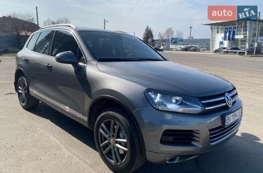 Внедорожник / Кроссовер Volkswagen Touareg 2013 в Полтаве