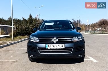 Внедорожник / Кроссовер Volkswagen Touareg 2012 в Киеве
