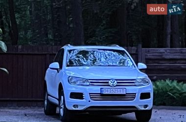 Внедорожник / Кроссовер Volkswagen Touareg 2012 в Киеве
