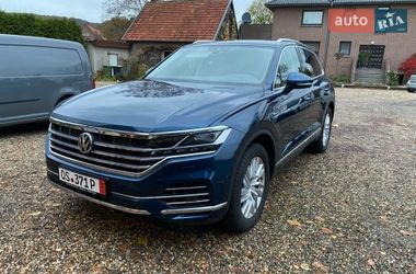 Позашляховик / Кросовер Volkswagen Touareg 2018 в Рівному