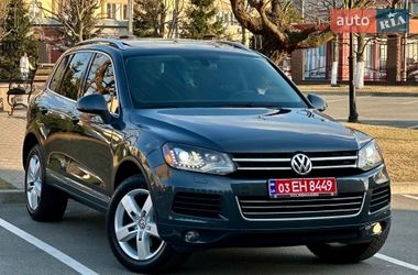 Внедорожник / Кроссовер Volkswagen Touareg 2014 в Киеве