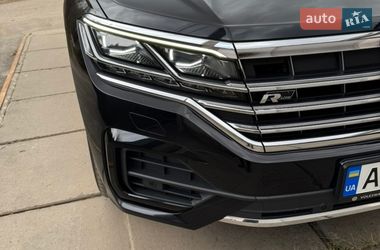 Внедорожник / Кроссовер Volkswagen Touareg 2019 в Киеве