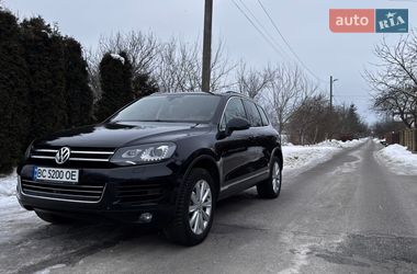 Внедорожник / Кроссовер Volkswagen Touareg 2013 в Львове