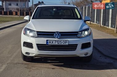 Внедорожник / Кроссовер Volkswagen Touareg 2014 в Киеве