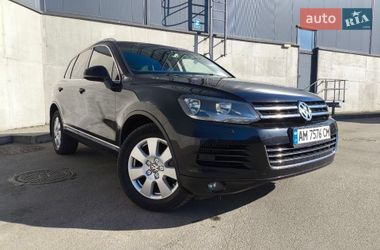 Внедорожник / Кроссовер Volkswagen Touareg 2011 в Киеве