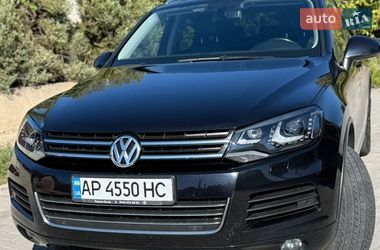 Позашляховик / Кросовер Volkswagen Touareg 2014 в Запоріжжі