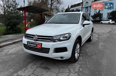 Внедорожник / Кроссовер Volkswagen Touareg 2013 в Киеве