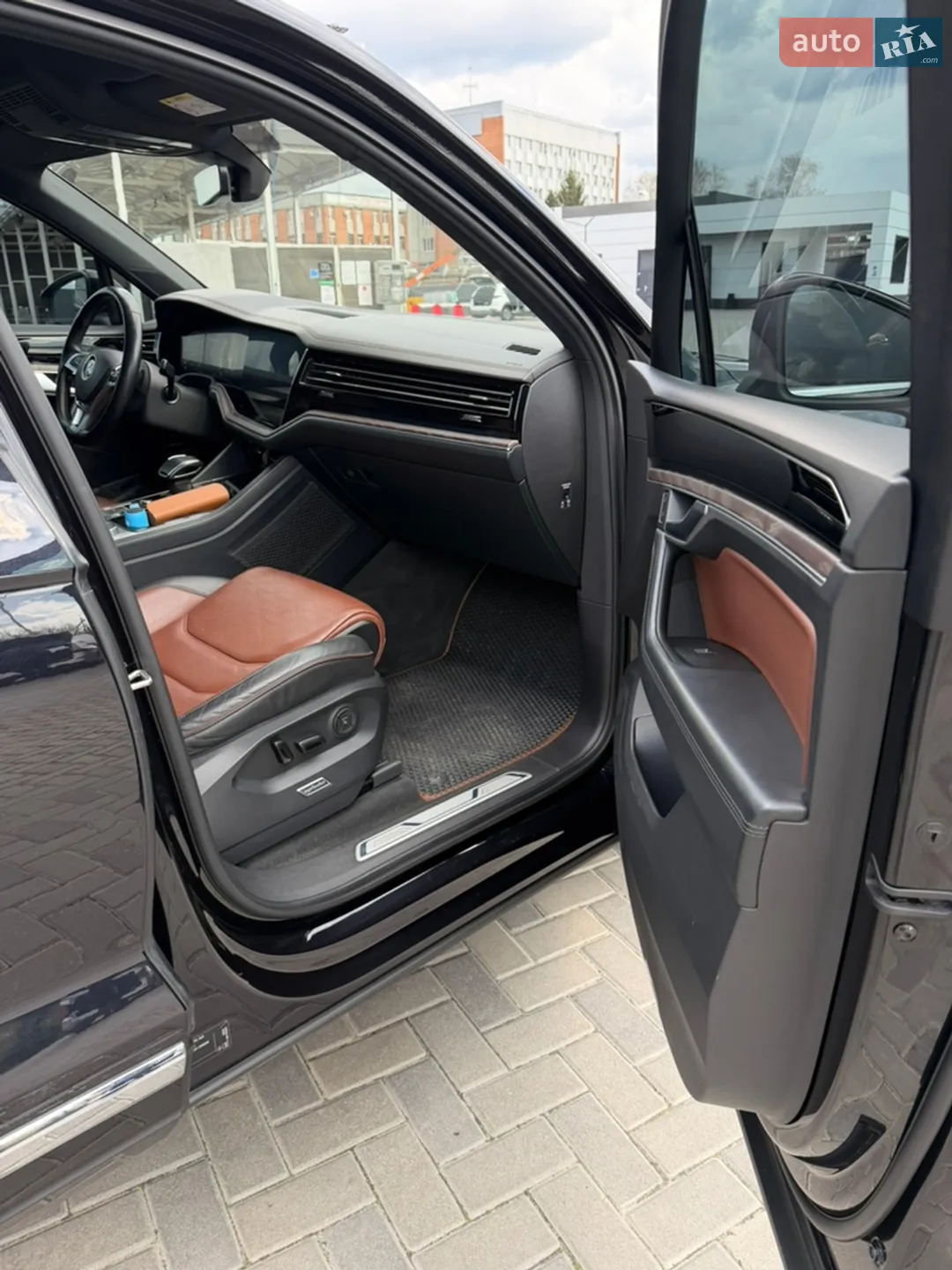 2018 Volkswagen Touareg - мініатюра 10