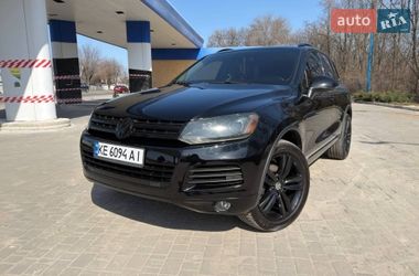 Внедорожник / Кроссовер Volkswagen Touareg 2013 в Днепре
