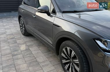Внедорожник / Кроссовер Volkswagen Touareg 2021 в Тернополе