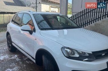 Внедорожник / Кроссовер Volkswagen Touareg 2013 в Ужгороде