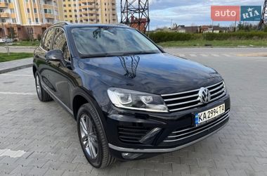 Позашляховик / Кросовер Volkswagen Touareg 2016 в Ірпені