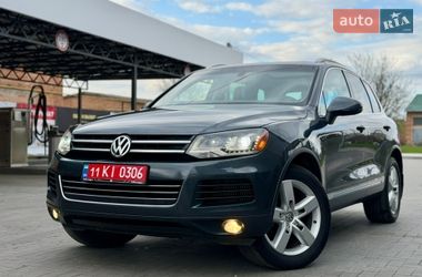 Внедорожник / Кроссовер Volkswagen Touareg 2013 в Лубнах