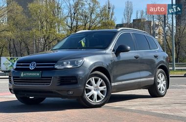 Внедорожник / Кроссовер Volkswagen Touareg 2011 в Киеве