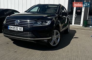 Внедорожник / Кроссовер Volkswagen Touareg 2014 в Житомире