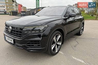 Позашляховик / Кросовер Volkswagen Touareg 2018 в Києві