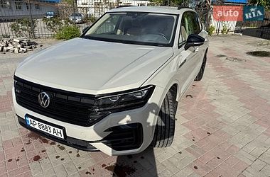 Позашляховик / Кросовер Volkswagen Touareg 2021 в Запоріжжі