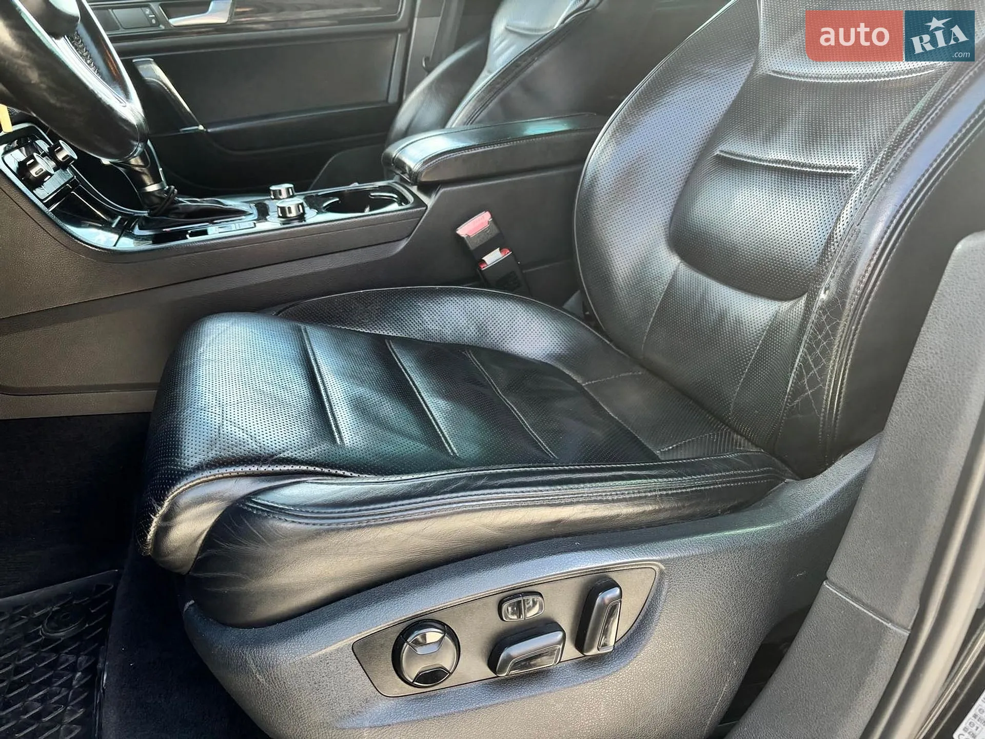 2011 Volkswagen Touareg - мініатюра 33