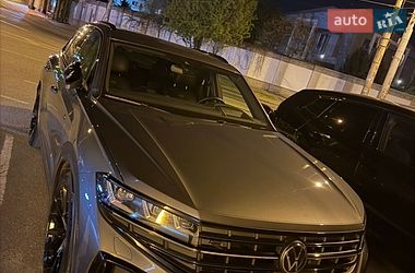 Позашляховик / Кросовер Volkswagen Touareg 2024 в Одесі