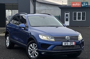 Позашляховик / Кросовер Volkswagen Touareg 2015 в Ужгороді