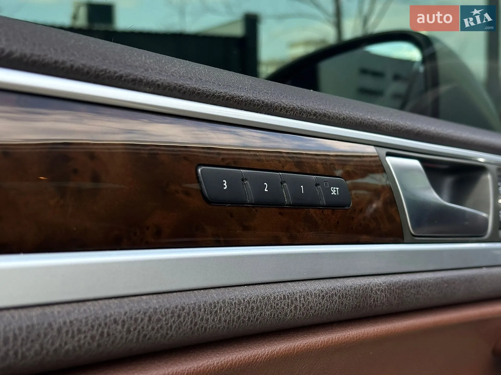 2014 Volkswagen Touareg - мініатюра 24