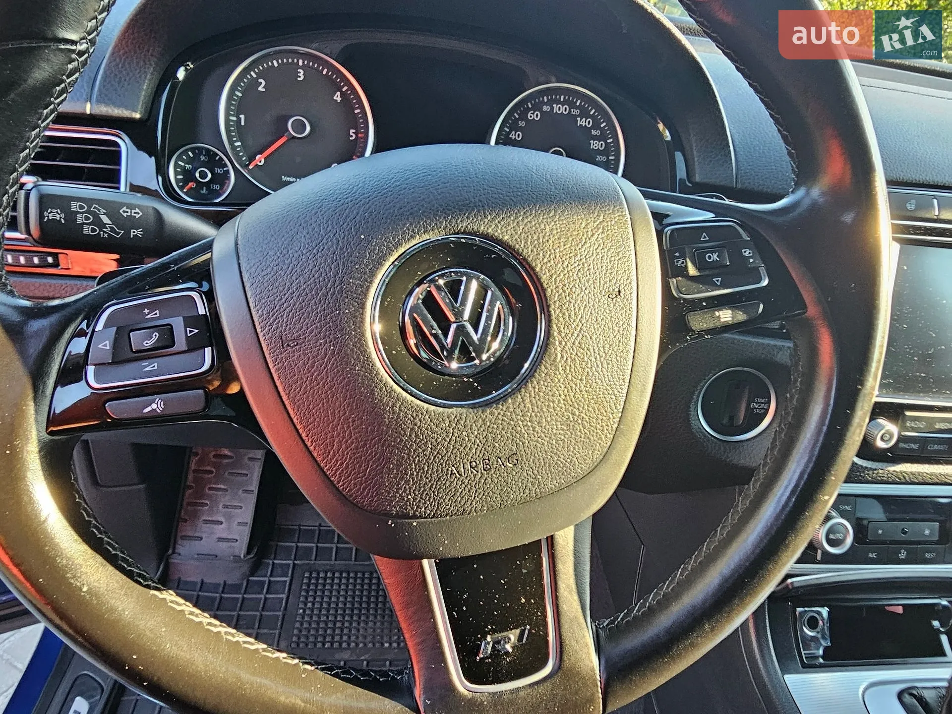 2017 Volkswagen Touareg - мініатюра 14