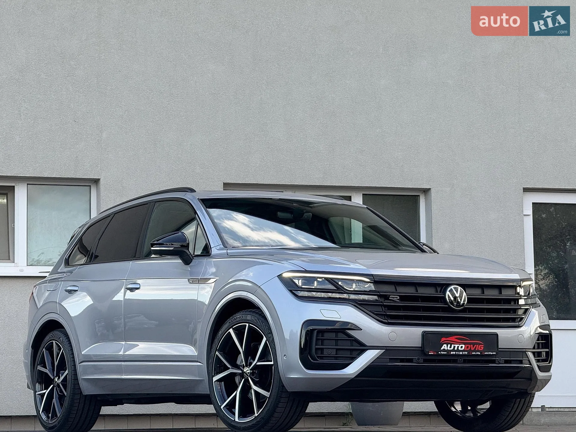 2021 Volkswagen Touareg - фото 1