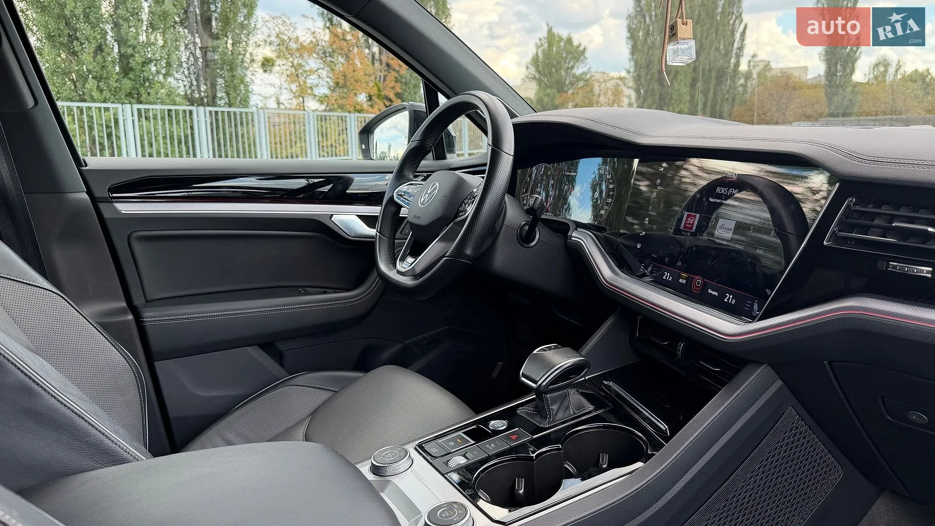 2022 Volkswagen Touareg - мініатюра 29