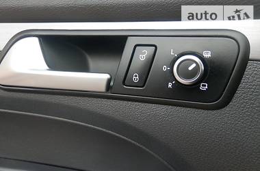Минивэн Volkswagen Touran 2012 в 