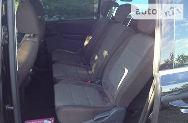 Минивэн Volkswagen Touran 2012 в 
