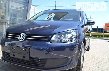 Мінівен Volkswagen Touran 2015 в Чернівцях