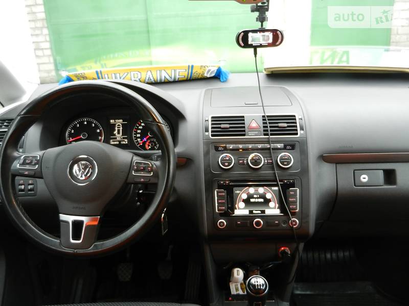 Мінівен Volkswagen Touran 2012 в Запоріжжі