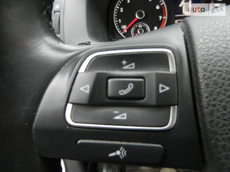 Мінівен Volkswagen Touran 2012 в Запоріжжі